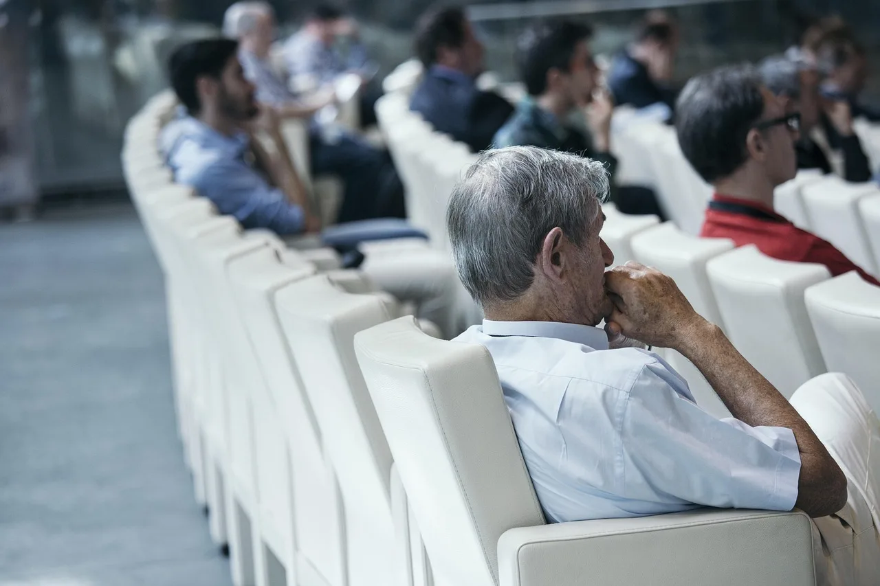 audience, public, congress, session, conference, armchairs, audience, audience, audience, audience, public, conference, conference, conference, conference, conference. Customer research case studies reveal which decisions actually held up over time