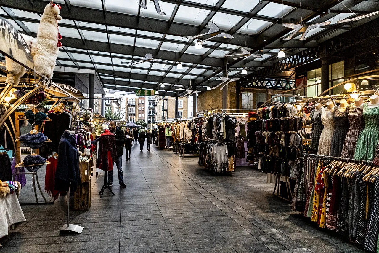 accessories, shops, customer, spitalfields, market, street, london, uk, england, winter, 2020, outdoor, city, urban, shopping, people, stalls, booths, goods, clothing, merchandise, hulki okan tabak, spitalfields, spitalfields, spitalfields, spitalfields, spitalfields. How to build a market research strategy