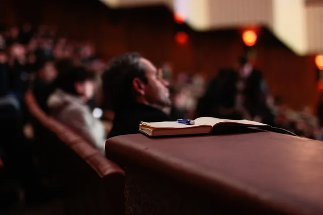 book, pen, people, auditorium, seminar, listen, auditorium, seminar, seminar, seminar, seminar, seminar. 8 points on reading qualitative research benchmarks