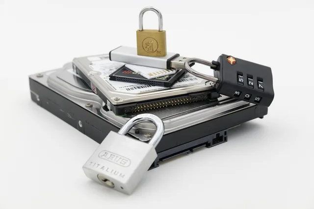 castle, padlock, completed, closed, locked, secured, espionage, data theft, steal, security, data security, data, disk, hard drive, hdd, hard disk drive, sd card, cf card, usb stick, usb, stick, digital, storage medium, data store, storage, hardware, digital data, computer, espionage, espionage, hdd, hdd, hdd, sd card, sd card, usb stick, usb stick, usb stick, usb stick, usb stick, usb, usb, storage medium, storage. Which qualitative research tools pass a real privacy test